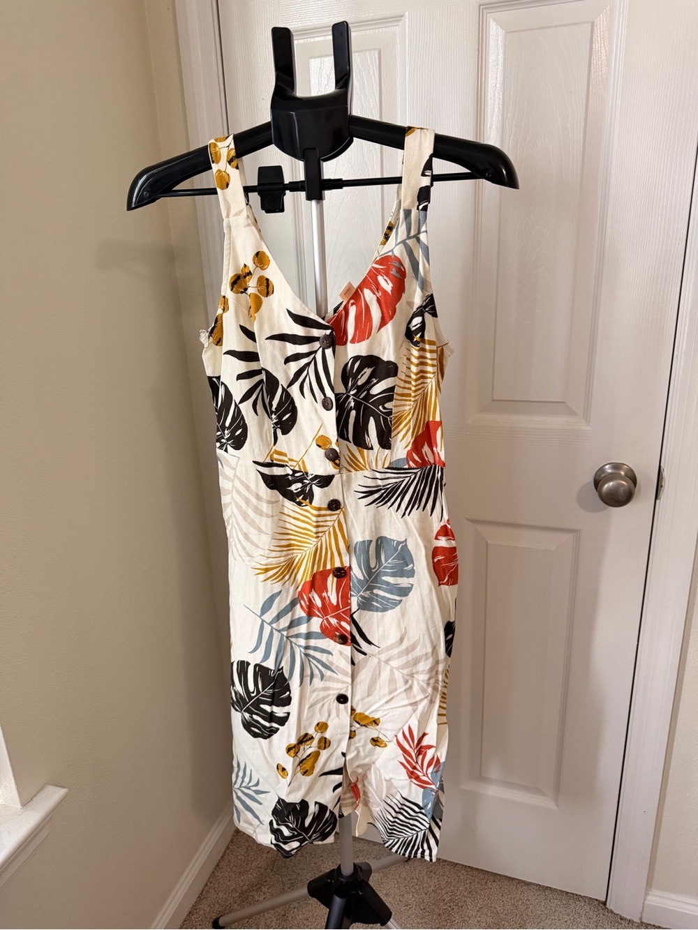 Sleeveless Cream Tropical Midi Dress with Multicolor Leaf Print